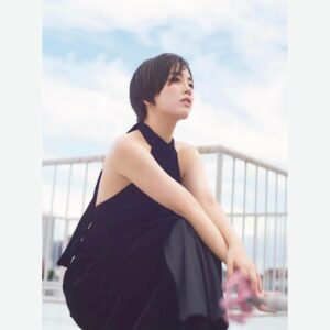 Rikka Ihara Instagram - 、
本日発売の『週刊スピリッツ』
表紙・巻頭 務めさせていただいてます☺︎

Photo @junimajo