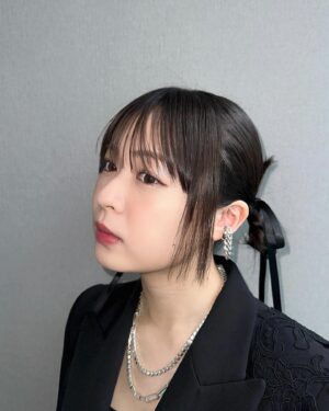 Riko Instagram - 本日、スニーカーベストドレッサー賞いただきました！👟
女優部門での受賞ということで、、光栄です。ありがとうございます。。！

せっかくの授賞式なのでFILAのREPLICA2002ブラックを着用し、普段と違う雰囲気にしてみました🦭
黒のスニーカー、、かっこいい、、
スニーカーというと私の中ではカジュアル、柔らかい雰囲気などがありましたが、こういうスタイリッシュなスニーカーも新しいスタイリングに出会えて好きです。。
素敵なスニーカーをありがとうございます👟

これからもスニーカー沢山履くぞー！！！🤸🏻‍♀️