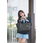Riko Instagram - 今から夏らしさを感じられるバッグ👜 素敵でした☺︎ @emporioarmani #emporioarmani #エンポリオアルマーニ #PR