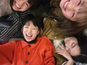 Riko Instagram - ドラマ「SHUT UP」観続けることが辛くなった方もいらっしゃるかと思います。
まず、最終話まで見届けてくださった全ての皆様に感謝申し上げます。ありがとうございます。！

この作品に出会えてよかったなと心から思っております。。
そして個人的にはプライベートでも仲良くしてくれるお姉様方にも出会えたこの作品は財産となりました。
私にとって得るものがありすぎた作品でした。
いつも作品とお芝居には貰ってばかりです。。

今まで知っていた、理解していたと思っていたことも全て知っていたつもり、理解していたつもり、だったんだなと自分自身気付かされることも沢山ありました。
知るべきことが世の中にはもっと、もっとあるから私たちは学び続け、理解し続けなければならない。

視聴者の方の一つ一つのその声が重なって大きな一歩になると思います。

由希たちに幸あれ。
そして、最後まで見届けてくださった皆様にも。！幸あれ。☺︎