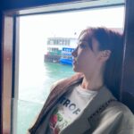 Riko Xi Instagram - 星宇航空x玩港大使小日記😆🤍✨ 1.墨鏡挑戰(外套 @studiodoe ) 2.搭船搭船兒 3.半島酒店直升機初體驗🚁 4.可愛的團隊們🤍🤍(少了兩位攝影🥲) 5.半島酒店勞斯萊斯行程 (平口氣質洋裝 @mercci22 ) 6.CCD店超好逛，買了一台富士🥹💗