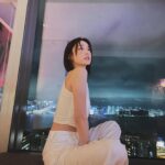 Riko Xi Instagram – 香港太好拍了吧…
叮叮車好可愛(〃’▽‘〃)

亞麻白套裝 @yuyu_active