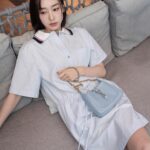Riko Xi Instagram – GUCCI LIDO🫧🐋🩵
淺藍色就是夏日的顏色

手上的GUCCI JACKIE也充滿夏日感！

Gucci Jackie & GG Marmont 
換上拉菲草織面料或帆布
Gucci Luce & Moon Side
則加入了更多的色彩元素增添亮點

用#GucciLido 迎接夏天 也準備好曬黑了🤣

@gucci #Gucci #GucciLido