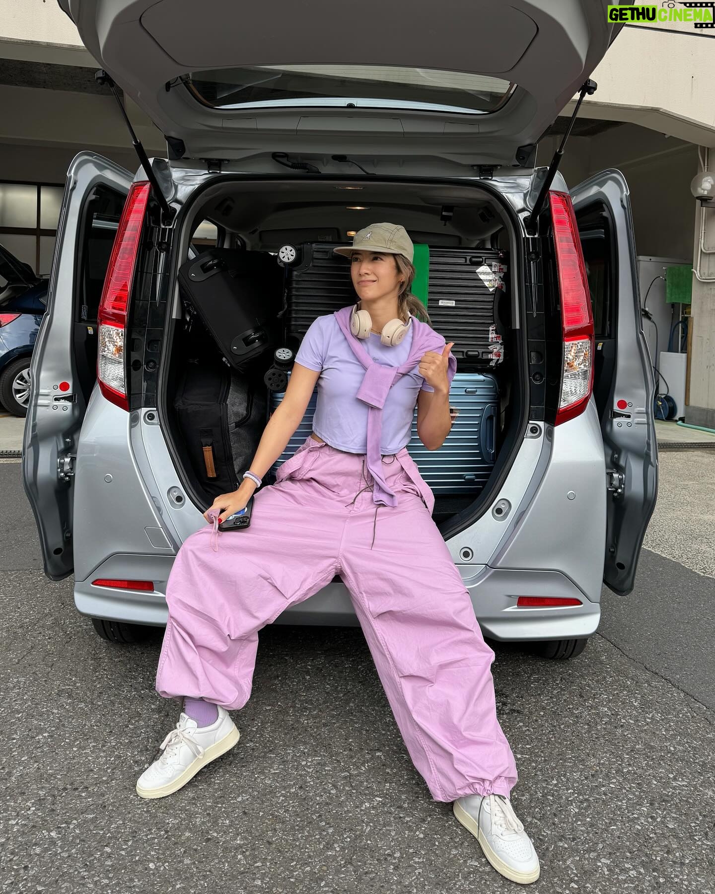 Rima Zeidan Instagram - ✈︎ Airport vibes. 機場穿搭,哪個好