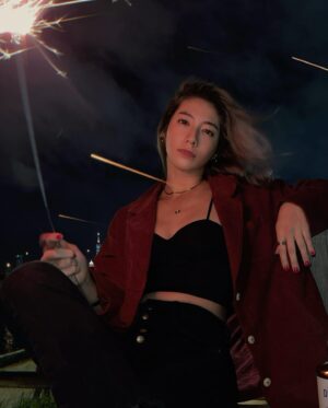 Rima Zeidan Instagram - 🧧祝大家新年快樂❤️🐲 
Stay happy, Stay healthy 🐉

#YearOfTheDragon
#HappyLunarNewYear

.

#rimazeidanadventures
