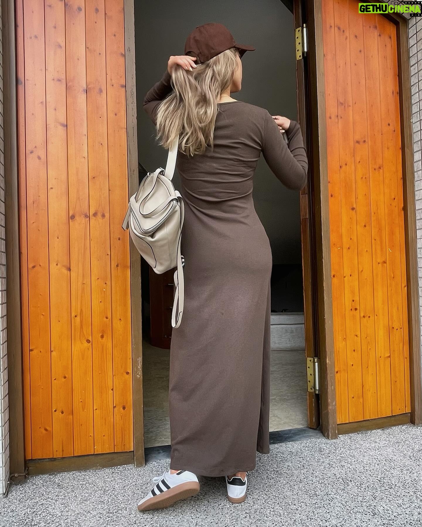 Rima Zeidan Instagram - Baggy pants & oversized shirt are my fav lately.