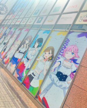 Rin Kurusu Instagram - ラブライブ！シリーズ×アトレ秋葉原 こっそり見に行ってきた！！！
みなさんの邪魔になっちゃいそうで爆速で写真撮って帰ってきちゃったもう少し撮りたかった〜〜〜のでみんなの見せてください〜〜〜〜〜 #LoveLive ! #蓮ノ空