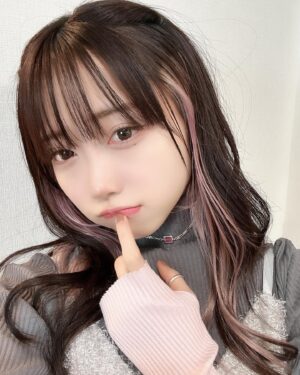 Rin Kurusu Instagram - ピンクのインナーカラーいつも褒めて貰えて嬉しいです！！
おそろい報告もいつもありがとう☺️
そしていつも髪の毛ありがとうございます！！ @pippinishipi
