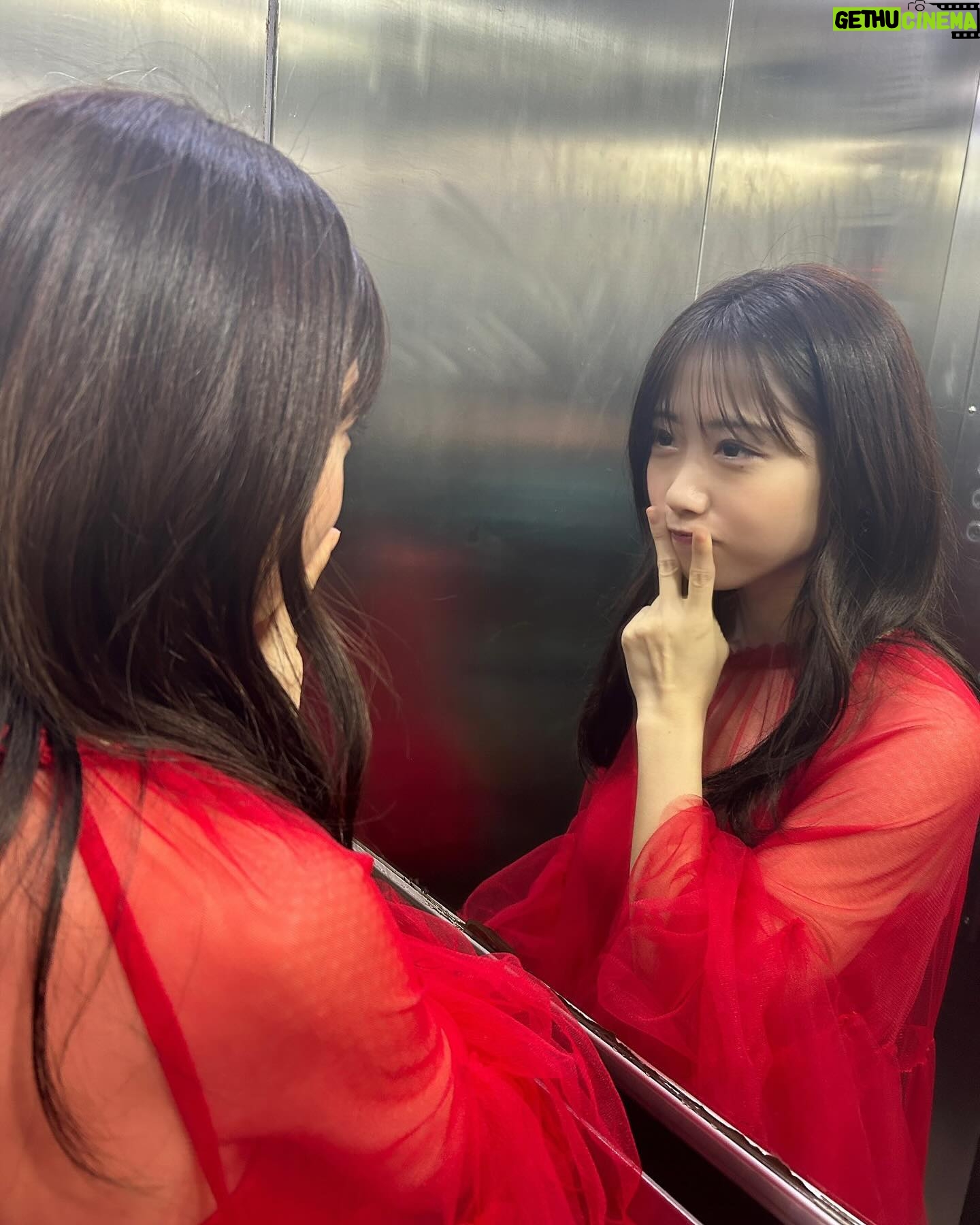 Rin Kurusu - 3 Likes - 写真集の赤いドレスオフショットです💄