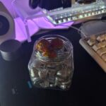 Rin Kurusu Instagram – デスクおやつのラインナップ偏りがすごい