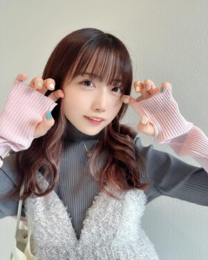 Rin Kurusu Instagram - 服好きがざわざわしてくる気温になってまいりました