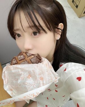 Rin Kurusu Instagram - 🍈🍫