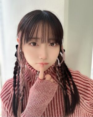 Rin Kurusu Instagram - ずーーーっとまつ毛のメンテナンスしてくれてるけいちゃん！
今回もナチュラルにカールつけてもらいました！いつもありがとう〜🥳
新しいお店とってもとっても素敵だったから気になる方はぜひいってみてね！