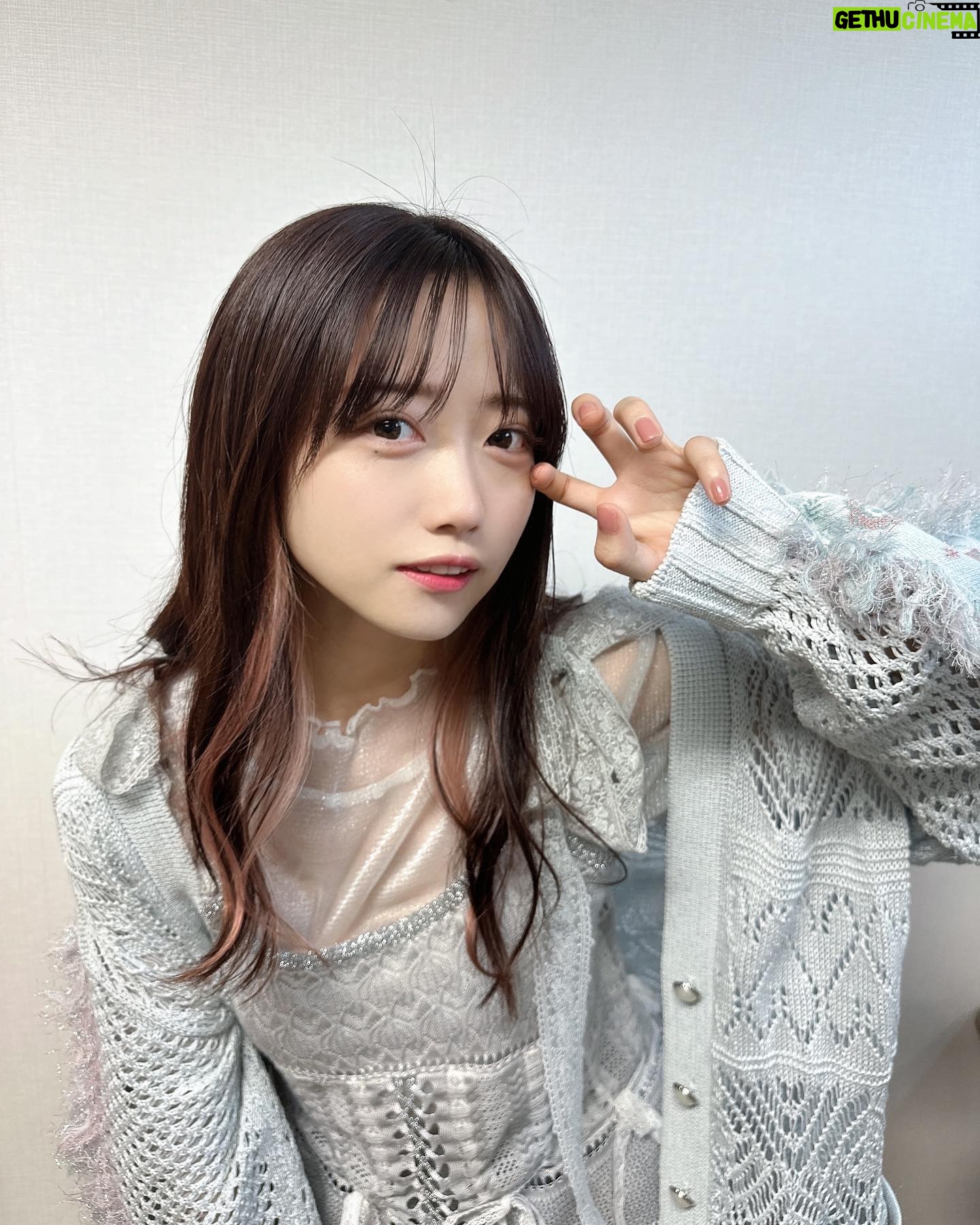 Rin Kurusu - 3 Likes - お誕生日を迎えました🥳
沢山のお祝いの言葉をいただきとっても嬉しいです!
22歳はがらっと環境が変わって色々な新しいものに出会い、大切な方々に出会い、共に挑戦させていただきました。
ファンの皆さんと手探りながらも色々なことに挑戦できたことがとっても楽しかったです。
過去に培ってきたものがうまく活かせず、悔しい思いをしたことが何度もありましたが
とにかくやってみることの大切さや出来ないことに対する努力の角度が沢山あること、そして何より人に甘えることが出来る強さを学んだ年でした👭
23歳はより、もっともっといいお知らせが沢山できると思います!覚悟しててください!!!🔥
がんばるぞ〜〜