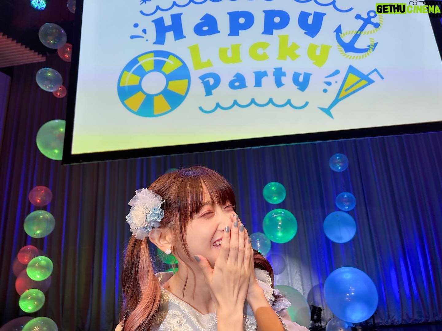Rin Kurusu - 3 Likes - 今日は来栖りん1st LIVE Happy Lucky Partyにご来場いただきましてありがとうございました!!!
みんなの声がおっきくて、みんなのペンライトきらきらしてて、タオルもぶんぶんふってくれて!!皆と作るライブってほんとに私の宝物だし一人一人のことが大好きだなって改めて感じた素敵な時間になりました。
新曲『SUMMER JOY』も『クアーフの海』も初披露できて、皆想像の何倍も喜んでくれてとっても嬉しかったよありがとう🥳
これからもどうか一緒に色んな景色を見てくれたら嬉しいな!!今日は本当にありがとう!!!