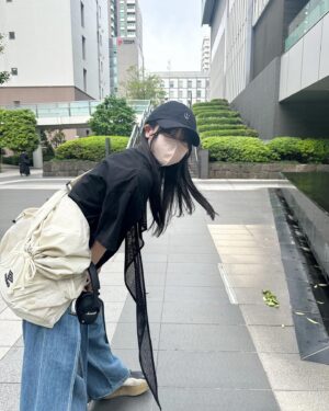 Rin Kurusu Instagram - 髪の毛、きれいにカラーして顔周り作ってもらったよ〜
風強い🍃