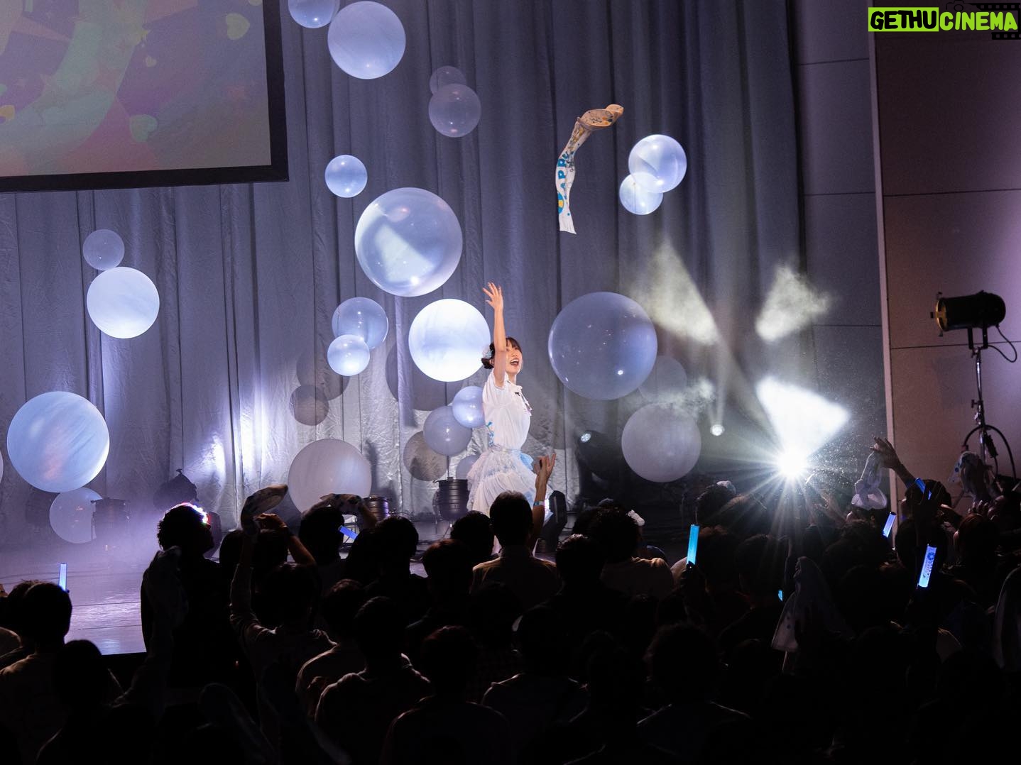 Rin Kurusu - 3 Likes - 今日は来栖りん1st LIVE Happy Lucky Partyにご来場いただきましてありがとうございました!!!
みんなの声がおっきくて、みんなのペンライトきらきらしてて、タオルもぶんぶんふってくれて!!皆と作るライブってほんとに私の宝物だし一人一人のことが大好きだなって改めて感じた素敵な時間になりました。
新曲『SUMMER JOY』も『クアーフの海』も初披露できて、皆想像の何倍も喜んでくれてとっても嬉しかったよありがとう🥳
これからもどうか一緒に色んな景色を見てくれたら嬉しいな!!今日は本当にありがとう!!!