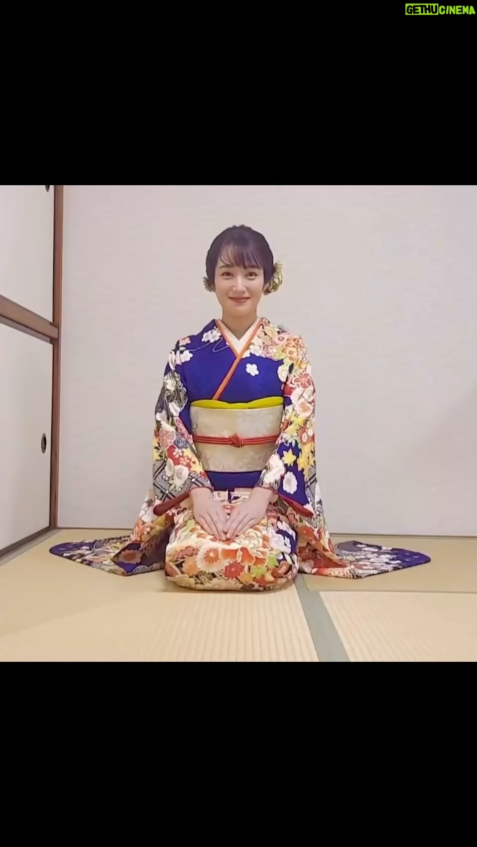 Rin Takanashi - 11.9K Likes - 明けましておめでとうございます。
年が明けてから、心の痛むニュースが続いていますね。
1日でも早く、平穏な日々が戻ることを祈っています。
今年もろうきんの撮影で着物を着させていただきました。
2024年は年女!!🐉
ということで、パワフルに、そして、学びのある一年にしたいと思っております。
今年もよろしくお願いします。