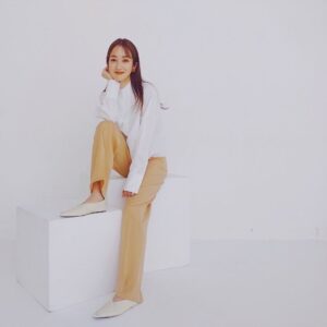 Rin Takanashi Instagram - 発売中のVERY 2月号に掲載されています。
Jil Sanderを着させてもらいました🥰
今年は私服でも上手くベージュを取り入れたいな〜
楽しい撮影でした！
是非チェックしてみてください( ◠‿◠ )