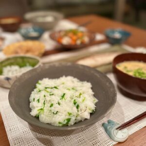 Rin Takanashi Instagram - 今年も、良い一年になりますように( ◠‿◠ ) 

みなさま、明けましておめでとうございます。

今年は、ひとつひとつ、目標を持って生活をする一年にしたいと思っています。

雑誌のインタビューで、今年こそ七草粥を作るって言ったので、ちゃんと作りました😂
目標ひとつ達成です😂😂

2023年もよろしくお願いします( ◠‿◠ ) 
高梨臨