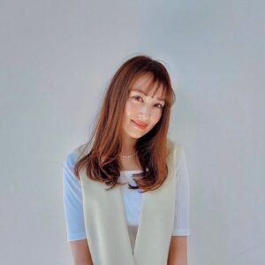 Rin Takanashi Instagram - 発売中のBAILA 7月号に載っています( ◠‿◠ ) 
メイクもアクセ使いもツボでした。
是非チェックしてみてください🤩