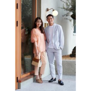 Rin Takanashi Instagram - 三陽商会さんの、ブランド総合カタログ
「SANYO Style MAGAZINE 」の80周年記念特別号に夫婦で出させていただきました( ◠‿◠ ) 
設立80周年おめでとうございます🎊

是非チェックしてみてください♪
