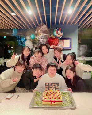 Rin Takanashi Instagram - みんなから愛される春菜、お誕生日おめでとう🥰
喋りすぎて、笑いすぎて、次の日のどが、ガラガラでした😂😂😂
次はベッキーの誕生日会ね😚