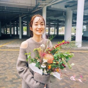 Rin Takanashi Instagram - 発売中のVERY 1月号に載っています。
今回はメイク企画も😊