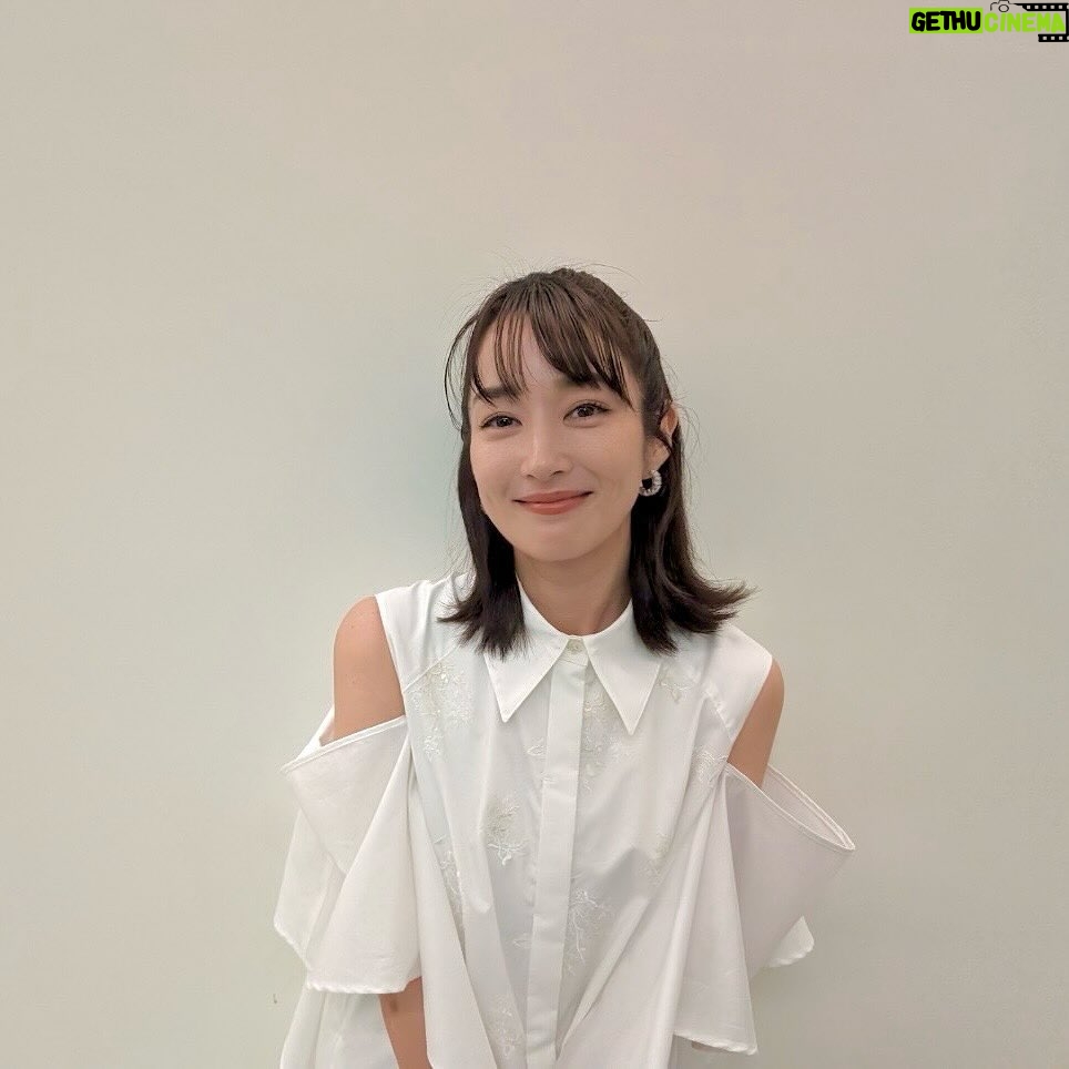 Rin Takanashi Instagram - 本日15時30分から 桂由美さんの半生を描いたドラマ「はれのひシンデレラ」の放送です。 激動の時代にウェディングドレスを日本に広めた、桂さんのパワフルな半生が描かれています。 是非ご覧ください!