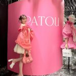 Rinka Kumada Instagram - 大大大好きなPATOU🥹🫶🏻 PATOU “the atelier” へ行ってきました！ ボリュームブラウスに合わせるリボンを好きなカラーにできたり、イニシャル刺繍を入れられるサービスを体験してきたよ🕊️ とても悩んだけど、、春夏らしく華やかなピンクと白リボンに🩷 5月7日(火)まで開催中なので、GWお出掛けの予定がある方はぜひ🌼 #patou #patouatelier #パトゥ #パトゥアトリエ