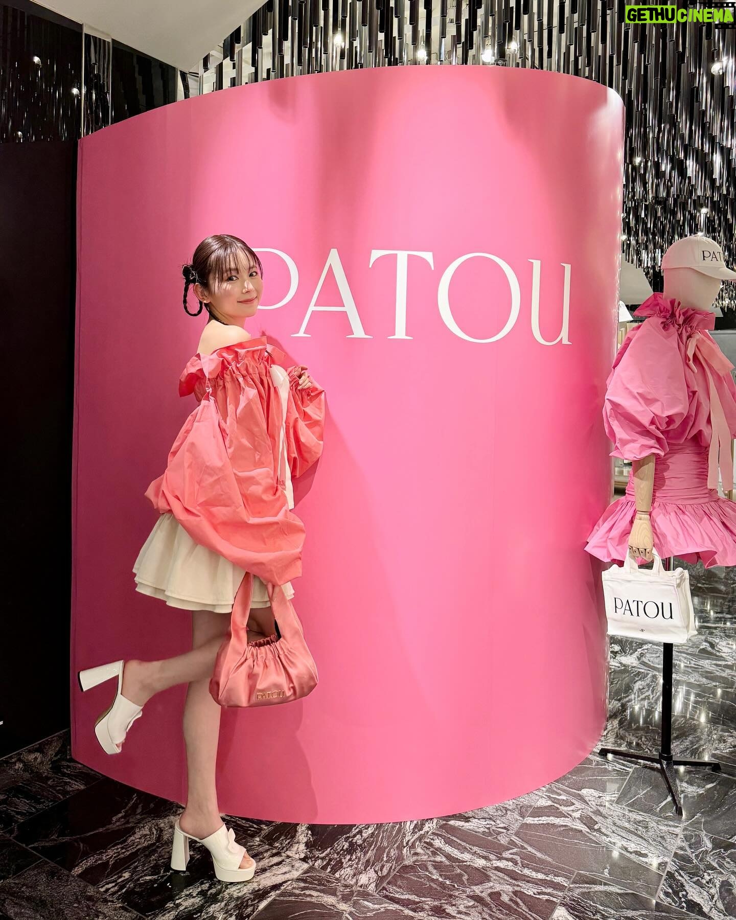 Rinka Kumada Instagram - 大大大好きなPATOU🥹🫶🏻 PATOU “the atelier” へ行ってきました! ボリュームブラウスに合わせるリボンを好きなカラーにできたり、イニシャル刺繍を入れられるサービスを体験してきたよ🕊️ とても悩んだけど、、春夏らしく華やかなピンクと白リボンに🩷 5月7日(火)まで開催中なので、GWお出掛けの予定がある方はぜひ🌼 #patou #patouatelier #パトゥ #パトゥアトリエ
