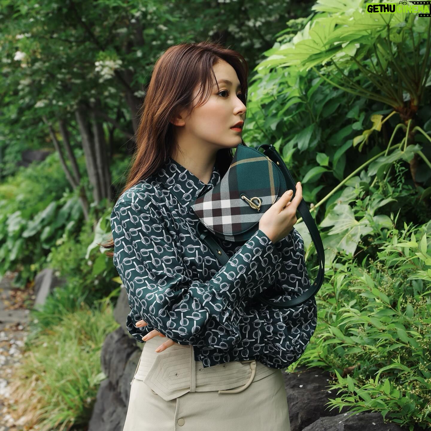 Rinka Kumada Instagram - @burberry Rocking Horse コロンとした形が可愛い♡ #burberry #Ad