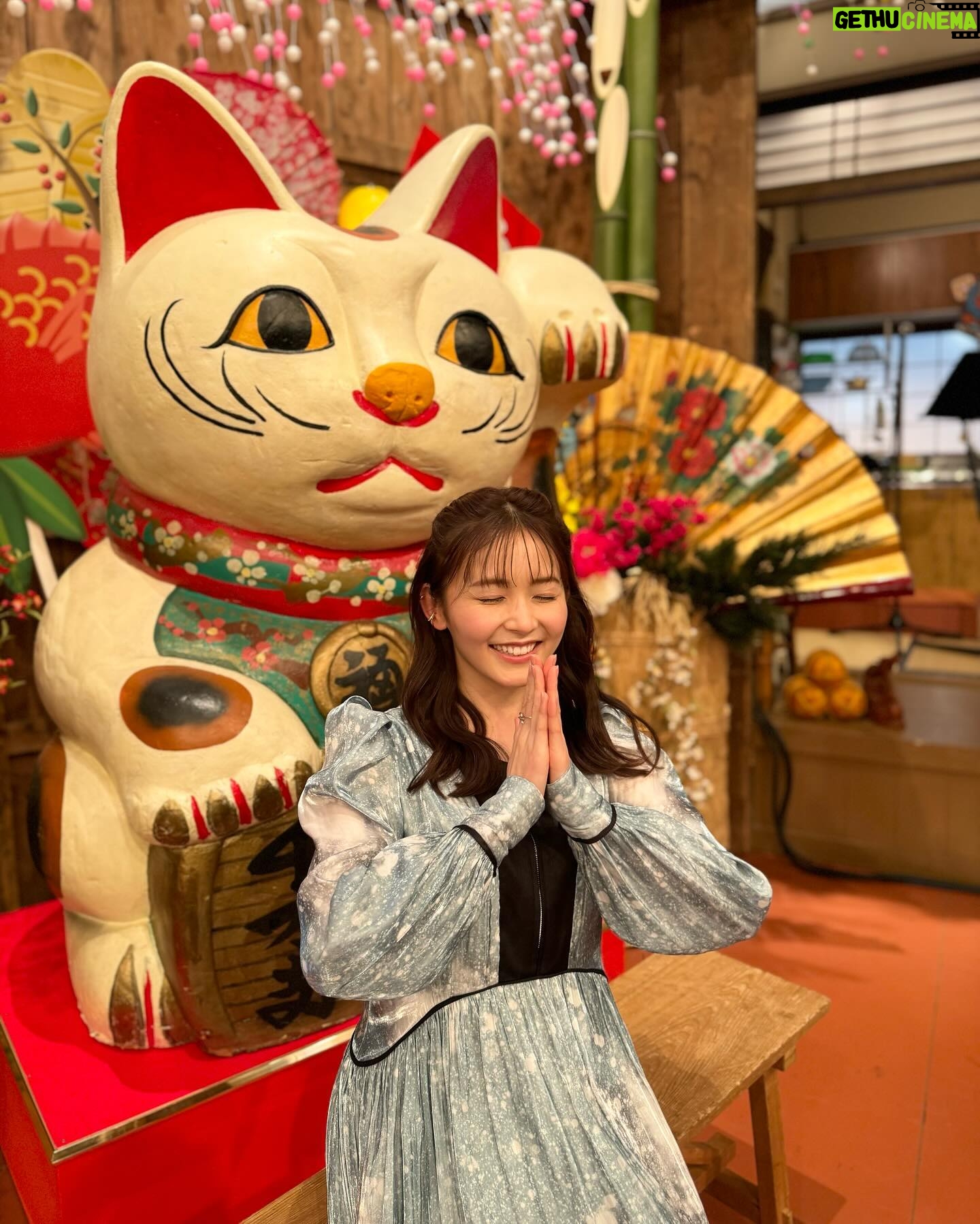 Rinka Kumada Instagram - 1月1日(月)17:00〜放送の、 『バナナサンド』🍌🥪元日4時間SPに出演します〜〜! 新春ドラマ対抗ハモリ我慢ゲームです🎤🎶 日曜劇場チームとして、ハモリ我慢挑戦しました!! テレビで歌うのは初めてだったので、かなりかなりかなり緊張してます、、、 温かい目でみていただけると嬉しいです😣🙏 ぜひお正月にご覧ください🌼 #TBS #バナナサンド #ハモリ我慢 #日曜劇場 #さよならマエストロ #りんか丈
