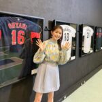 Rinka Kumada Instagram - 大晦日の夕方5時から放送される、 『WBC2023ザ・ファイナル』に出演します！ 受け継がれていく侍魂について、第1回WBCから振り返ります✨ 野球殿堂博物館でロケをしました⚾️（この間のドームのリールはこのお仕事があったからです☺️） ぜひご覧ください！！ #大晦日はWBC #WBC #野球 #野球殿堂博物館 #TBS