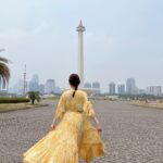 Rinka Kumada Instagram - ANAさんの新企画「ANAぷち散歩」にて、 インドネシア ジャカルタへ行って来ました〜！🇮🇩 東南アジア4カ国目！！ 美味しいご飯に、世界で3番目に大きいモスクなど、、 私が行きたいところに自由にお散歩しています🕊️ とっても楽しかった〜！！ ANA【公式】BLUE SKY NEWSのYouTubeで、旅行の動画がみられます♡ ぜひご覧くださいね！ #ANA #ANAぷち散歩 #インドネシア #ジャカルタ #Indonesia #jakarta #りんくま旅行記