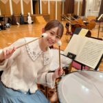 Rinka Kumada Instagram - TBS 2024年1月期 日曜劇場 「さよならマエストロ〜父と私のアパッシオナート〜」に、 ティンパニ奏者の内村菜々役で出演させていただきます！ 真面目で人一倍練習熱心、でもプレッシャーに弱く、あることをきっかけにティンパニを叩くことに自信をなくしてしまった女の子です。 美しい音楽に気持ちを高揚させられる毎日で、クラシック音楽の魅力に、どんどん惹きつけられています。 憧れの日曜劇場の一員になれた喜びを胸に、精一杯頑張ります！ #TBS #日曜劇場 #さよならマエストロ