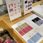 Rinka Kumada Instagram - 大大大好きなPATOU🥹🫶🏻 PATOU “the atelier” へ行ってきました！ ボリュームブラウスに合わせるリボンを好きなカラーにできたり、イニシャル刺繍を入れられるサービスを体験してきたよ🕊️ とても悩んだけど、、春夏らしく華やかなピンクと白リボンに🩷 5月7日(火)まで開催中なので、GWお出掛けの予定がある方はぜひ🌼 #patou #patouatelier #パトゥ #パトゥアトリエ