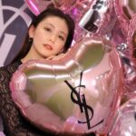 Rinka Kumada Instagram - YSL LOVESHINE FACTORY ルージュ ヴォリュプテ シャインが進化した、YSLラブシャイン♡うるっとしたツヤがさらにアップしてたよ🕊️ 私のお気に入りカラーは、No.207 シニックブラウン。 赤みのあるブラウンで塗るだけで大人な印象に🥀 #YSLLoveshine #YSLラブシャイン #yslmakeup #PR