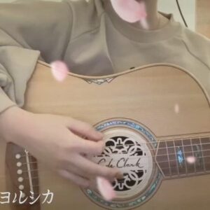 Riria Instagram - ご卒業おめでとうございます❗️🌸
#弾き語り