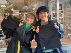 Ririka Instagram - 本日4月7日、テレビ東京にて0時40分〜
「理想のオトコ」第1話ですー！

画像は同僚の神田役の岩上隼也くんと。
現場ではずっとセットでした✂️💇‍♂️

オトナなラブストーリー、是非ご覧ください。

#理想のオトコ