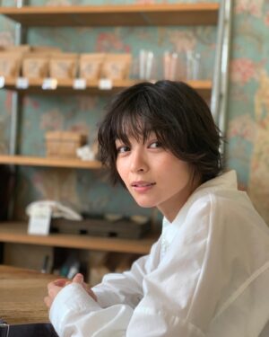 Ririka Instagram - お久しぶりです〜
妹が撮ってくれた