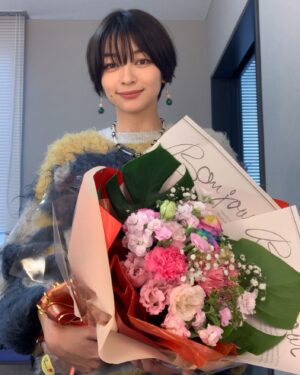 Ririka Instagram - 素敵な衣装は　@ungrid_official 

お花💐