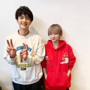 Ririka Instagram - 本日0時40分〜
テレビ東京で「理想のオトコ」第2話放送です

本日も神田ふみペアはせっせと働いております。

写真は神田役の　#岩上隼也　君と📷

#理想のオトコ
#里々佳