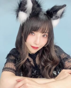 Risa Aizawa Instagram - 🐈‍⬛🌙✨

#ido #アイドル #メイク #makeup #でんぱ組 #dempagumi #アイドルメイク #シェーディング #ねこの日 #cosplay
