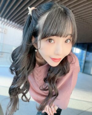 Risa Aizawa Instagram - 最近GETしておすすめ❣️ってなってるコスメ達💖
韓国コスメを少しまとめてみたよ🩷

❤︎colorgram
ミルクブリンハートライター(タイプ:04 LAVENDER HEART)
ハイライトとって可愛くてメイクさんのマネっ子した❣️

❤︎FilliMilli
フラットファンデーションブラシ820

リキッドファンデ用のブラシ！めっちゃ使いやすくて！こういうの欲しかった〜ってなってる🥰
うすーく均一に伸びて、ファンデが少量でピターっと💖

❤︎colorgram
立体創造ヘアラインメーカー(タイプ:01.ナチュラルブラック)

ヘアラインの隙間埋めるように✌️

❤︎colorgram
オールインワンオーバーリップメーカー(タイプ:03 PEACH BEIGE)

オーバーめに描いても自然で可愛い❣️

#韓国コスメ #韓国コスメレビュー #韓国コスメ購入品 #cosmetics #colorgram #oliveyoung #fillimilli #makeup