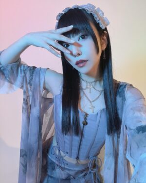 Risa Aizawa Instagram - ❄️🪼🦋🪻🩵

@lavilith_official 

#makeup #spring #lavilith #dempagumi #japan #idol 
#neoimthic #gothicstyle #gothic #fashion