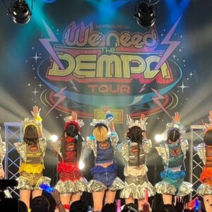 Risa Aizawa Instagram - ツアー衣装きゃわちぃよね💕えへへ💕嬉しい☺️

#dempagumi #でんぱ組 #idol #アイドル
