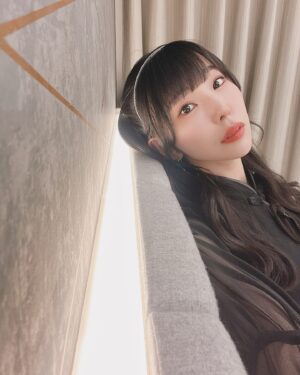 Risa Aizawa Instagram - おつかれさま〜！
みんな、どんな日だった？？

https://youtu.be/iA_NVE9oLTg?si=xI8ekVOcUu9QiMF4

#japan #japantravel #dempagumi #spring #春 #idol #名古屋観光 #ホカンス #nagoya #アイドル #女子会