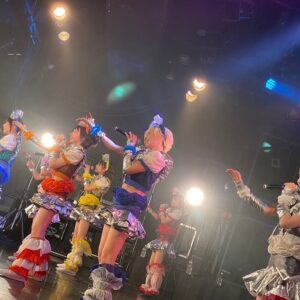 Risa Aizawa Instagram - ツアー衣装きゃわちぃよね💕えへへ💕嬉しい☺️

#dempagumi #でんぱ組 #idol #アイドル