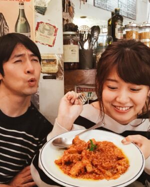 Risa Ozaki Instagram - 仕事をする上で重要なのは「準備力」だと、
1年目から繰り返し教えてくれた、桝さん。

ZIP！、超問クイズ、プライベートの美味しいごはんも🍚

たくさんたくさん、
ありがとうございました！！
.
#桝さん
#婚姻届の保証人にもなってくれた
#恩師です笑
#ずっと応援しています！
